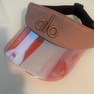 ALO Yoga Solar Airlift visor in Sand